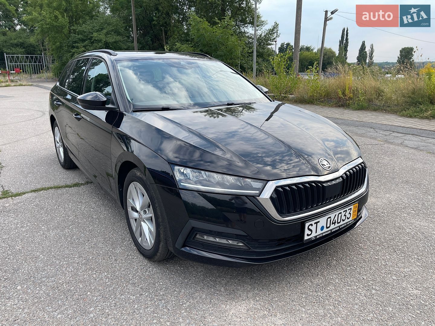 Skoda Octavia 2023 VIN TMBJG8NX0PY099502 фото оголошення 4 з 49