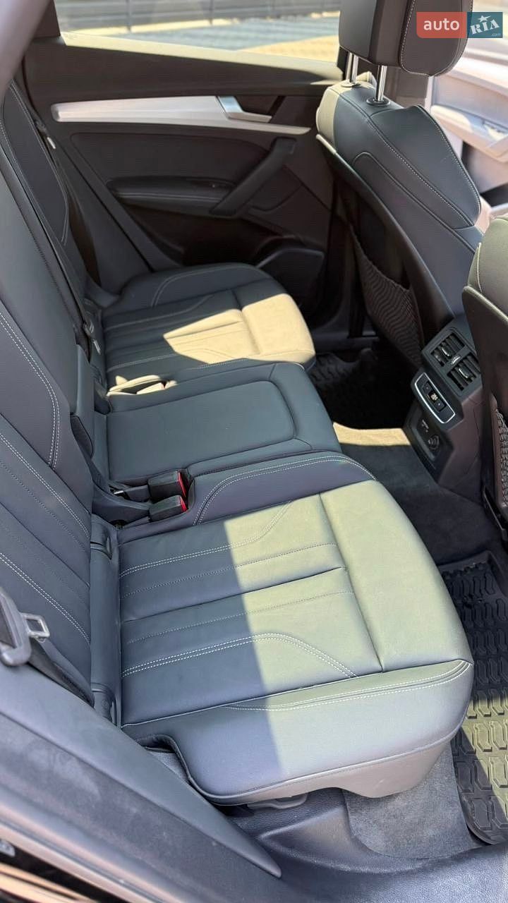 Audi Q5 2024 VIN WA1EAAFY7S2026361 фото оголошення 10 з 20