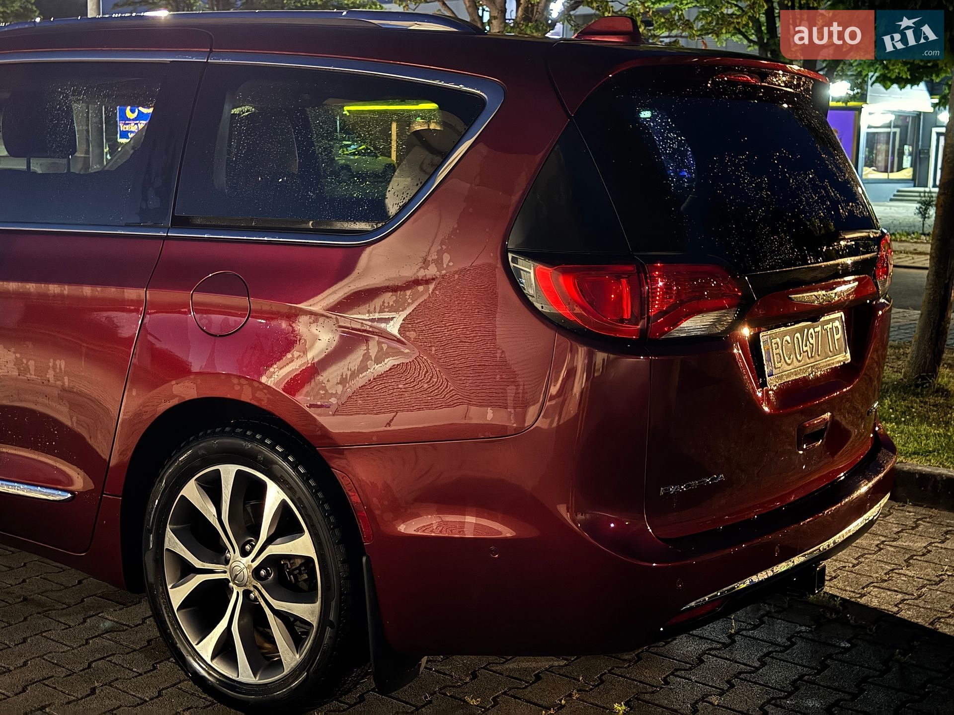 Chrysler Pacifica 2016 VIN 2C4RC1GG0HR528100 фото оголошення 6 з 16