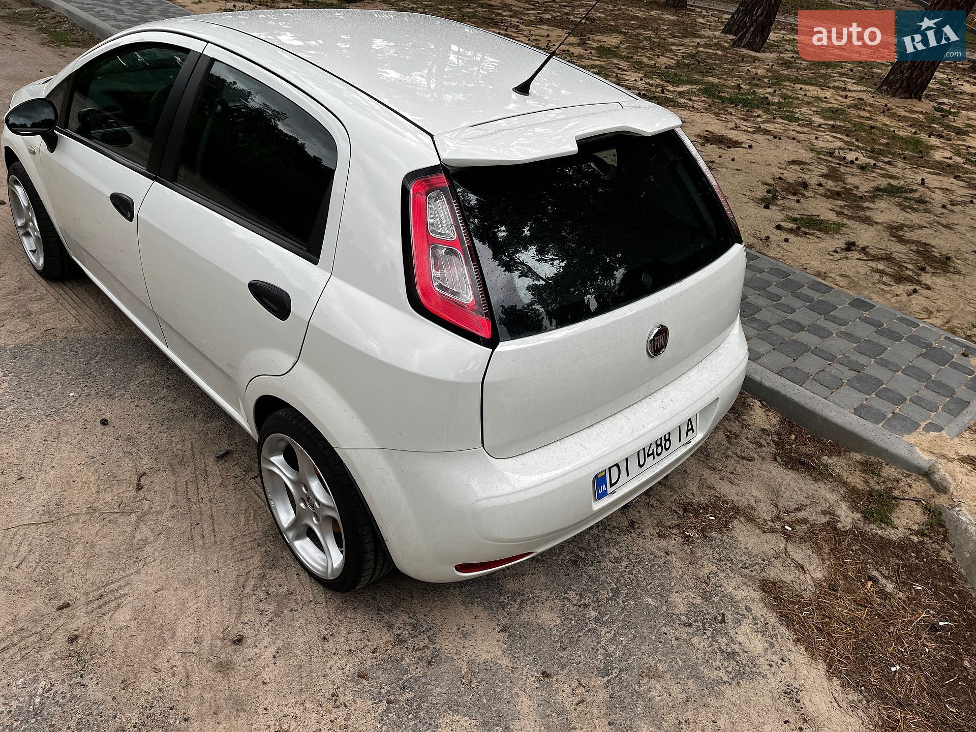 Fiat Grande Punto 2012 VIN ZFA19900001871958 фото оголошення 7 з 14