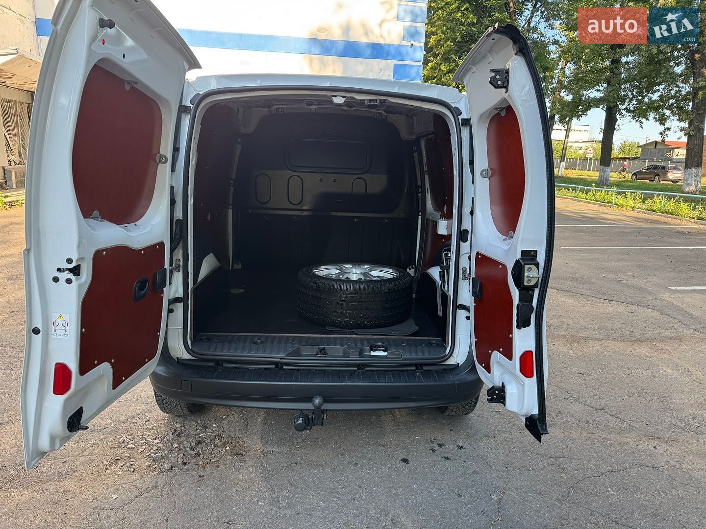 Renault Kangoo 2021 VIN VF1WF000168158591 фото оголошення 10 з 15