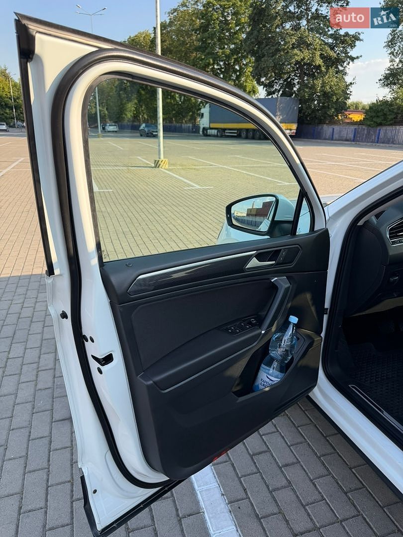 Volkswagen Tiguan Allspace 2019 VIN WVGZZZ5NZKM086404 фото оголошення 12 з 61