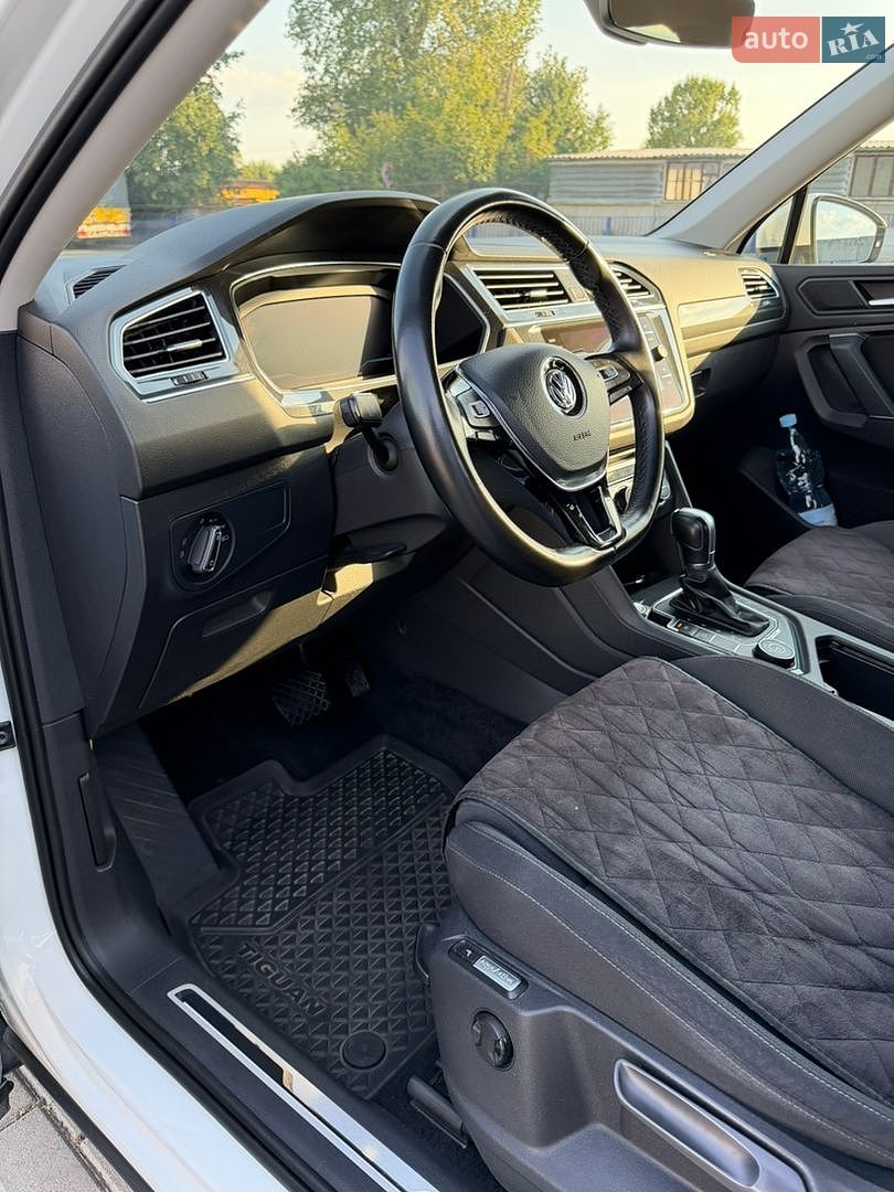 Volkswagen Tiguan Allspace 2019 VIN WVGZZZ5NZKM086404 фото оголошення 16 з 61