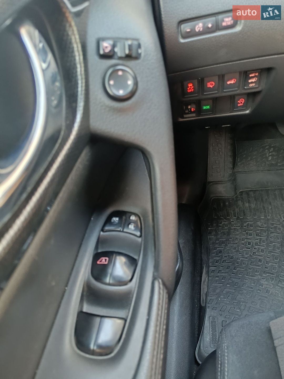 Nissan X-Trail 2017 VIN JN1TCAT32U0060406 фото оголошення 14 з 24