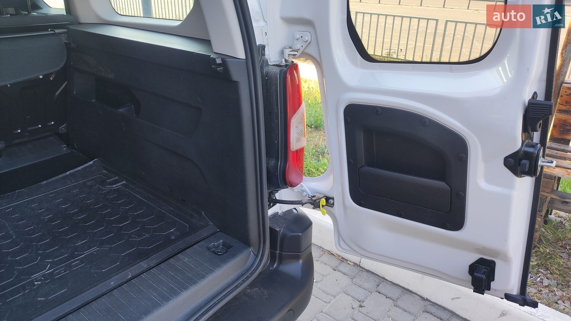 Citroen Berlingo 2024 VIN VR7EBYHT9RJ892346 фото оголошення 35 з 46