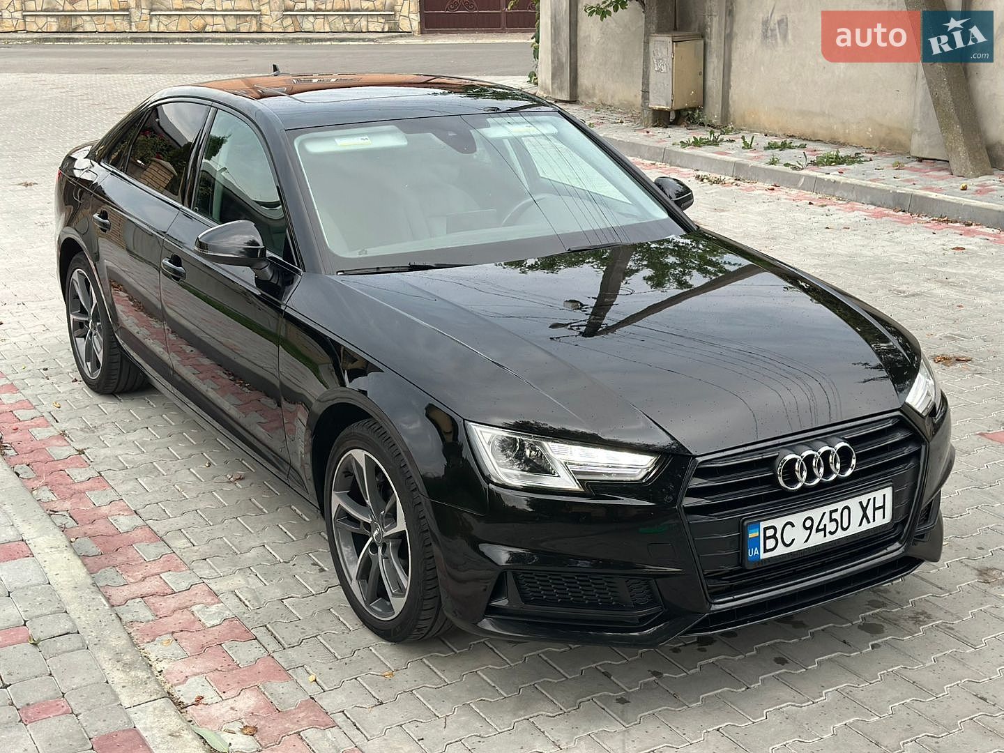 Audi A4 2019 VIN WAUGMAF49KN013674 фото оголошення 4 з 35