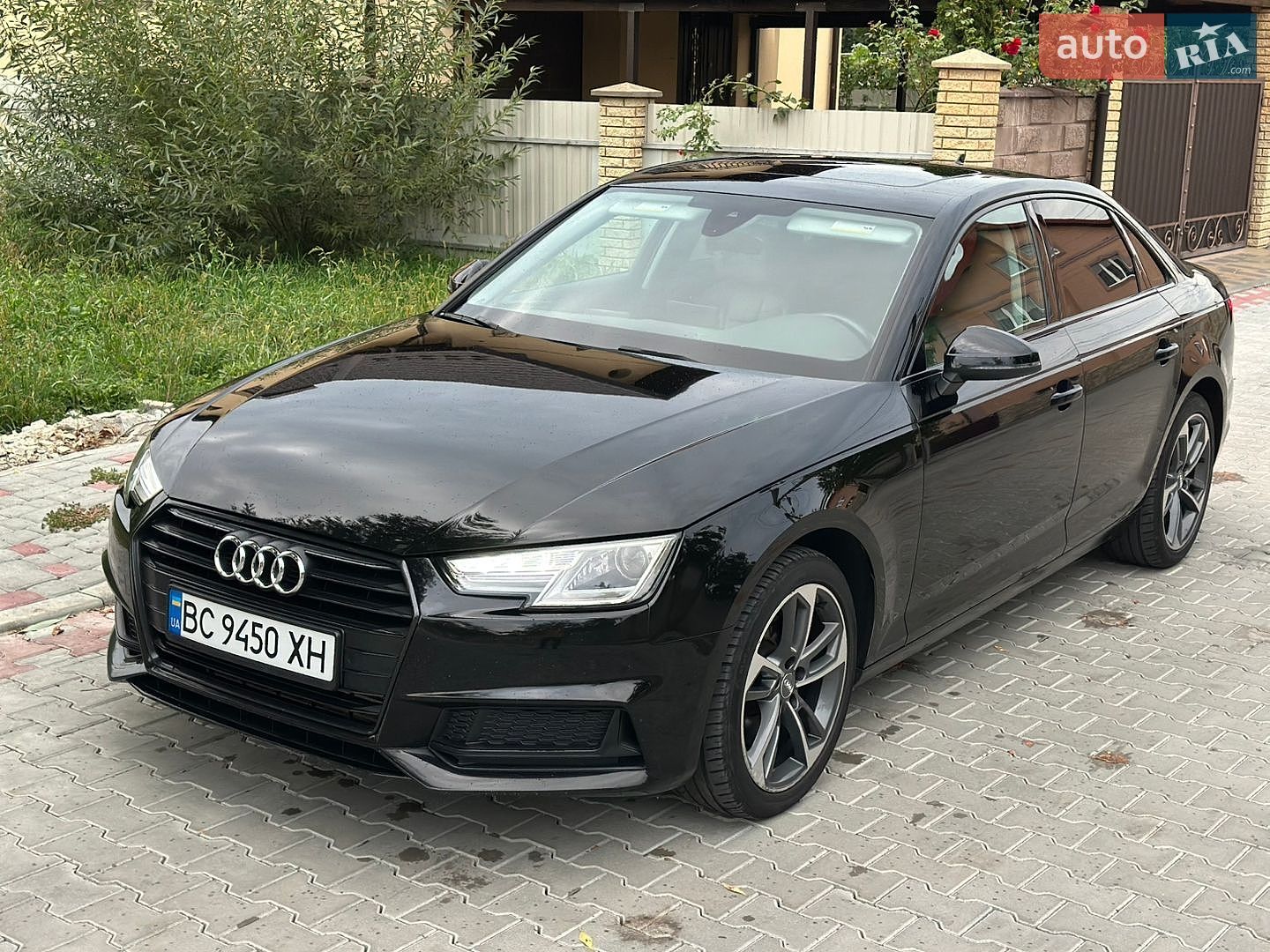 Audi A4 2019 VIN WAUGMAF49KN013674 фото оголошення 7 з 35
