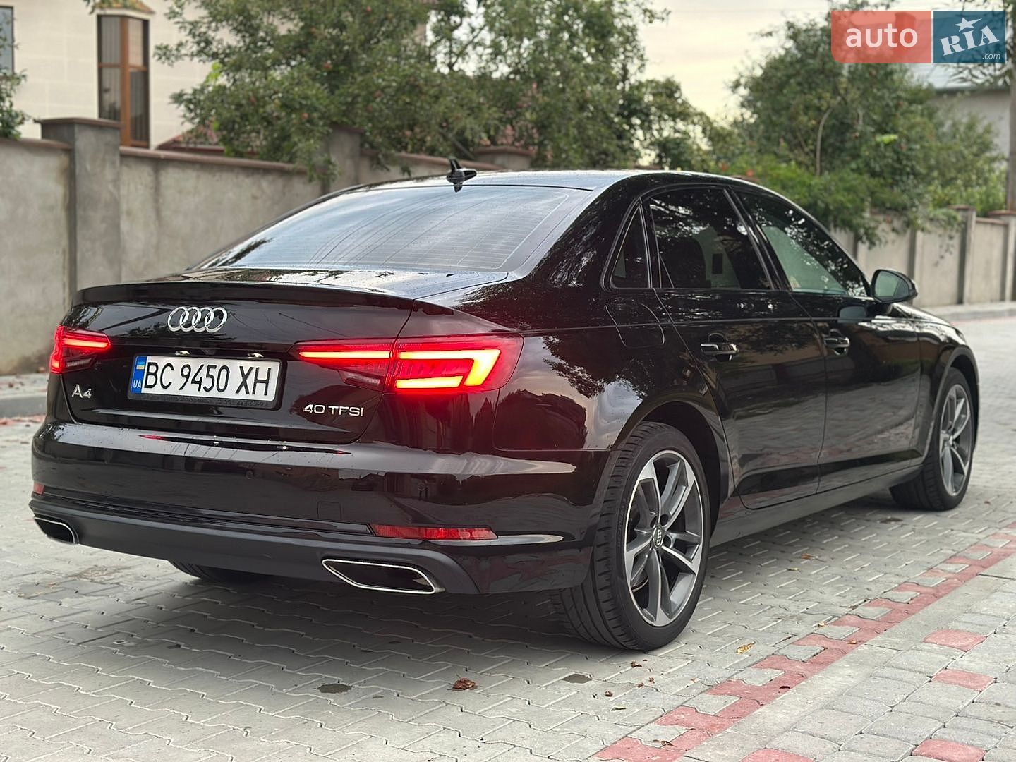 Audi A4 2019 VIN WAUGMAF49KN013674 фото оголошення 8 з 35