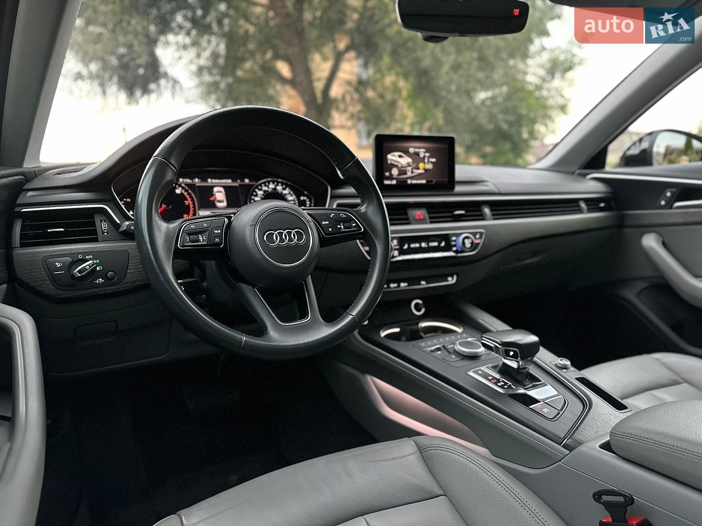 Audi A4 2019 VIN WAUGMAF49KN013674 фото оголошення 21 з 35