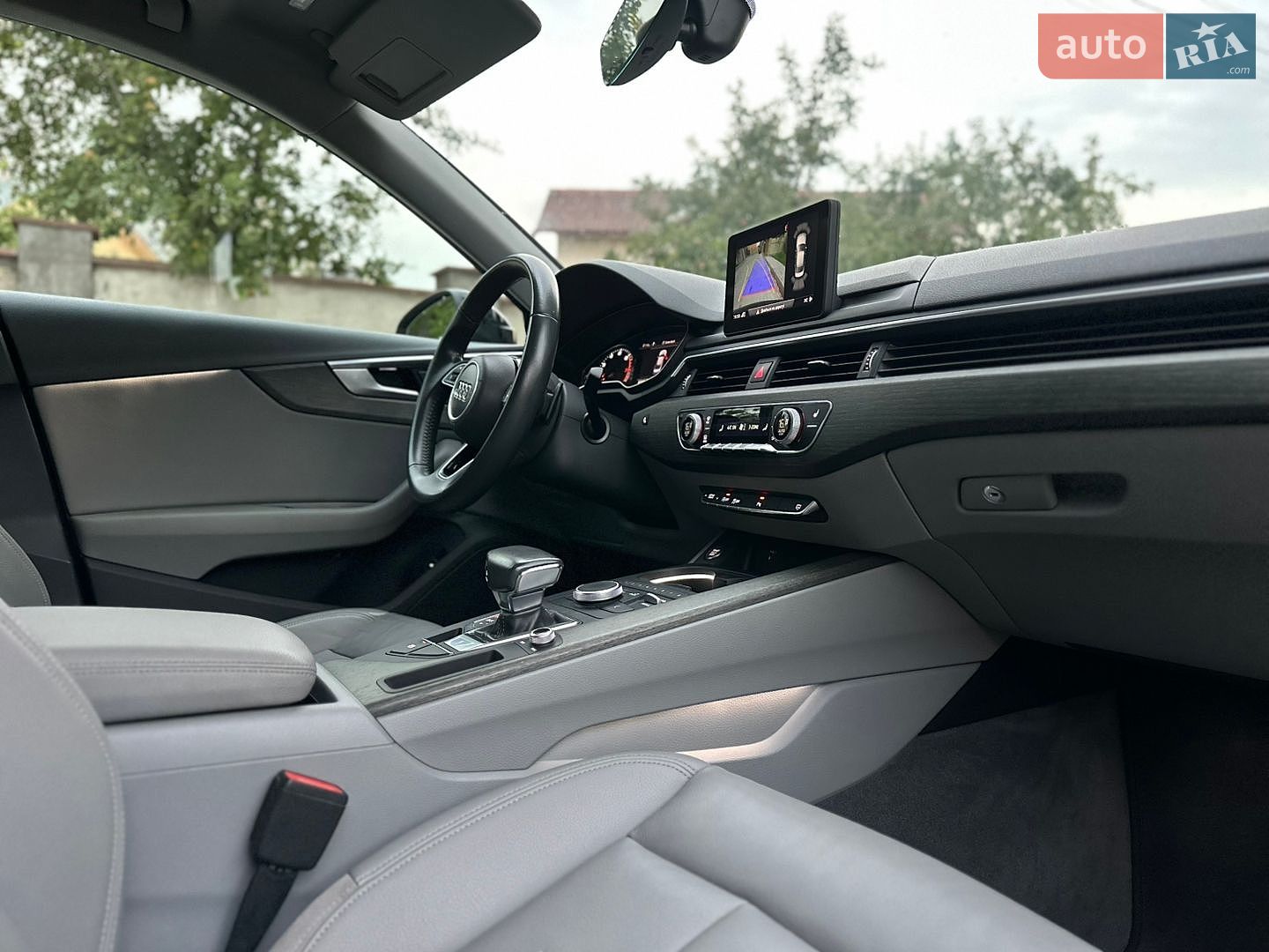 Audi A4 2019 VIN WAUGMAF49KN013674 фото оголошення 29 з 35