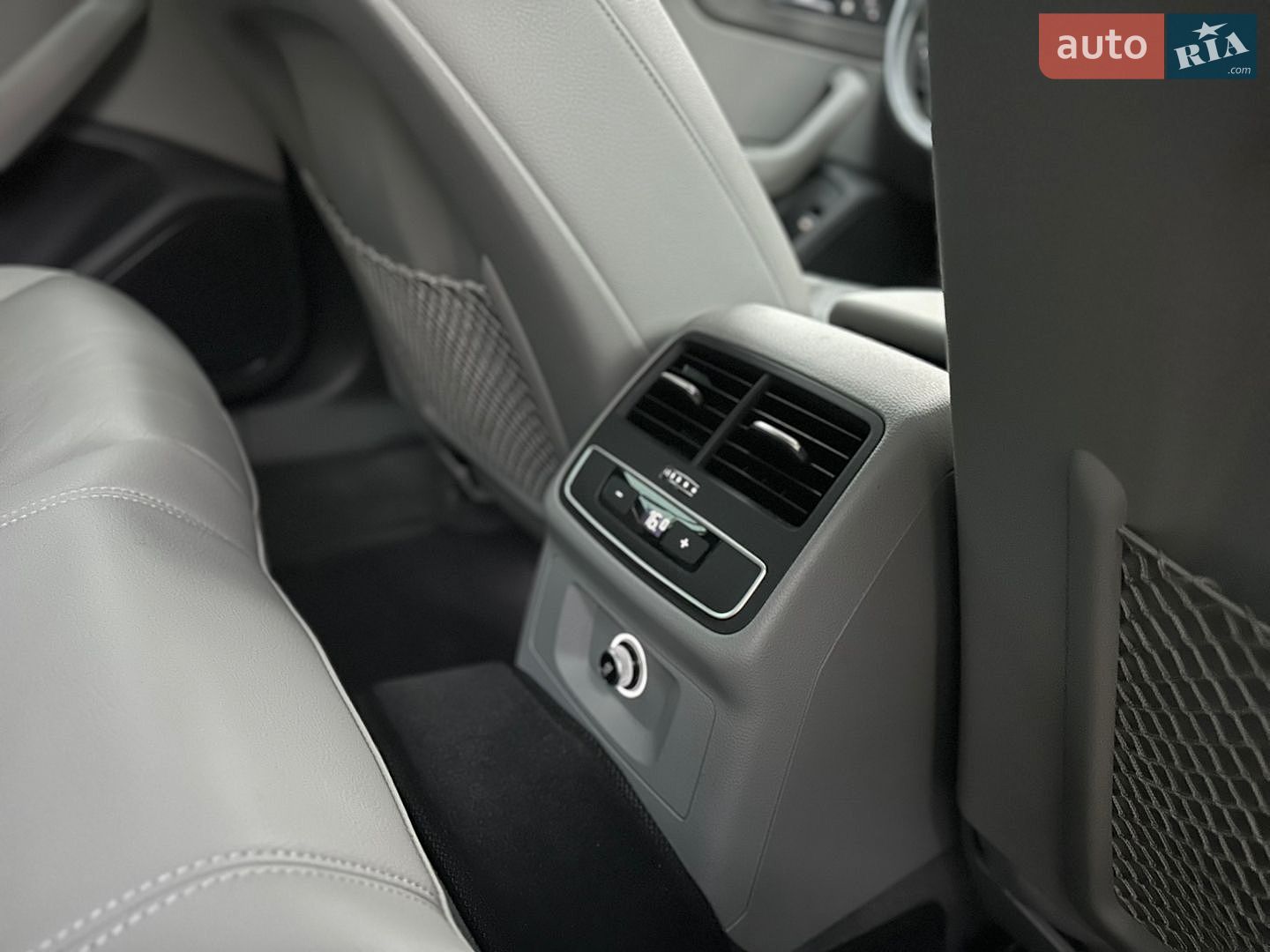 Audi A4 2019 VIN WAUGMAF49KN013674 фото оголошення 35 з 35