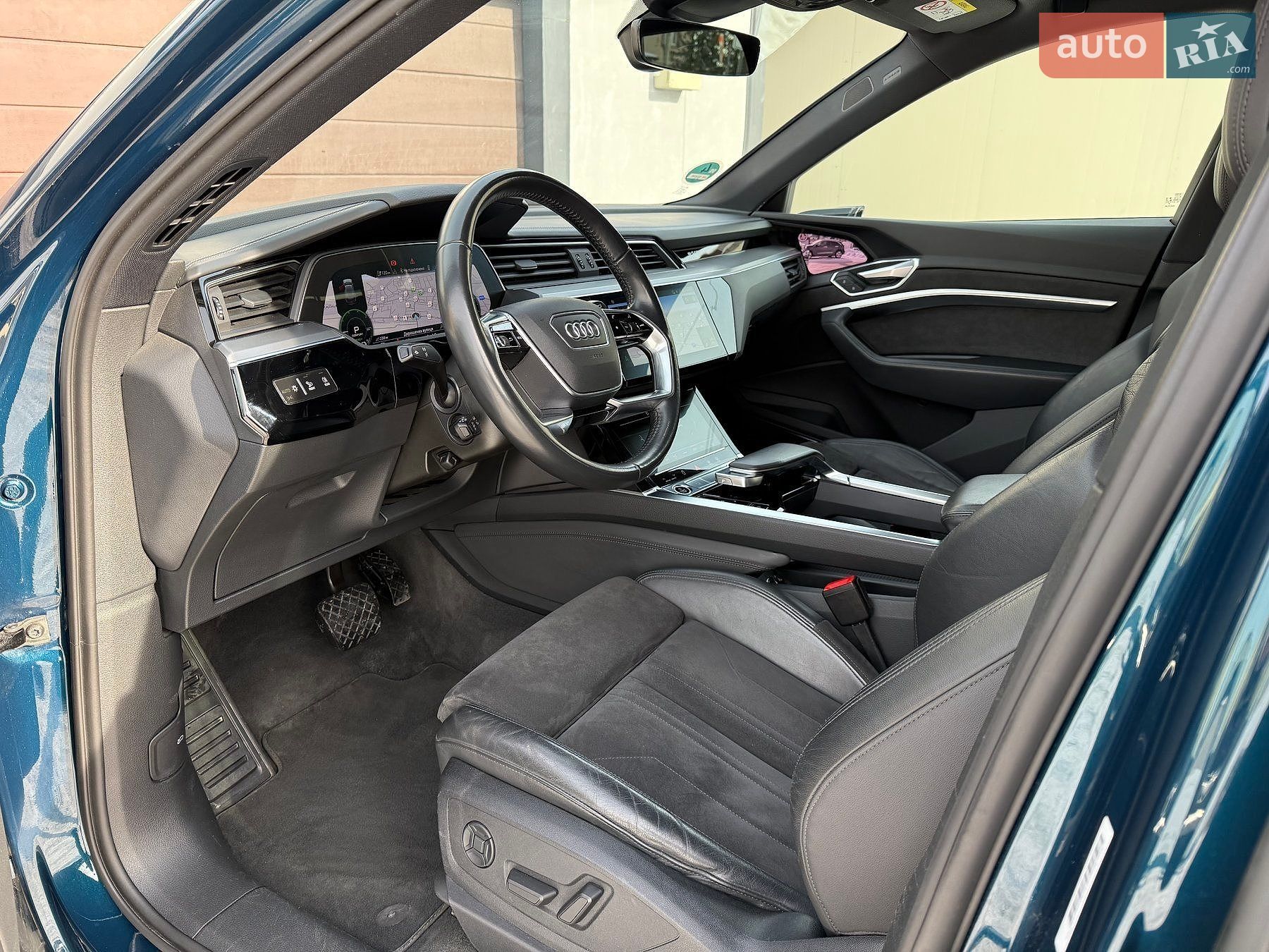 Audi e-tron 2020 VIN WAUZZZGEXMB004759 фото оголошення 4 з 154