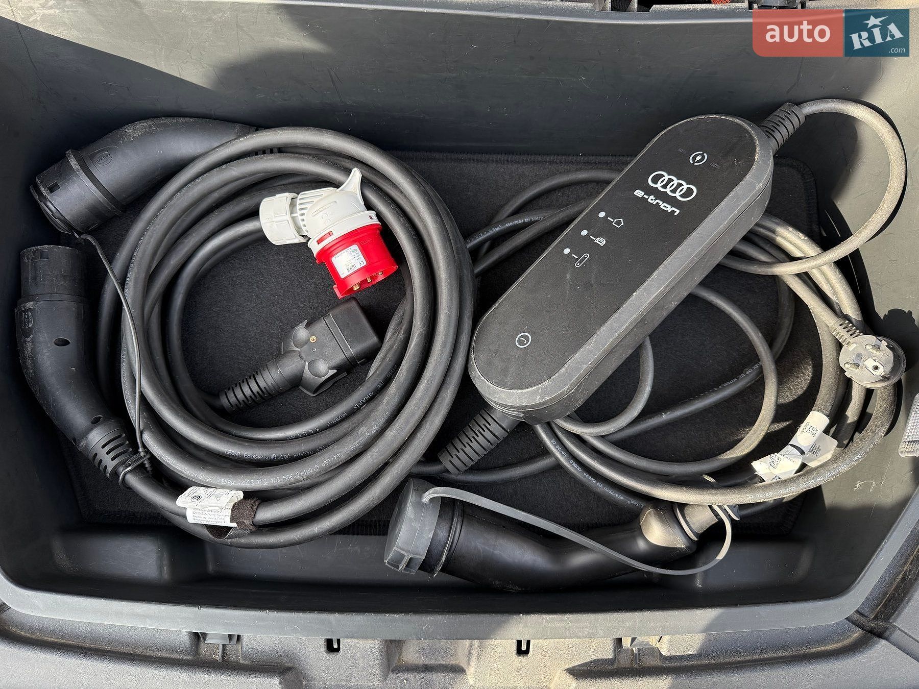 Audi e-tron 2020 VIN WAUZZZGEXMB004759 фото оголошення 27 з 154
