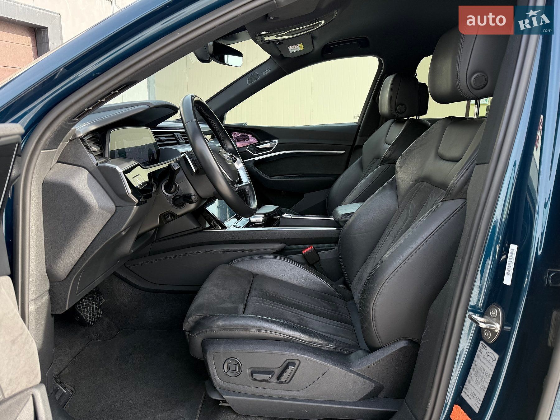 Audi e-tron 2020 VIN WAUZZZGEXMB004759 фото оголошення 40 з 154