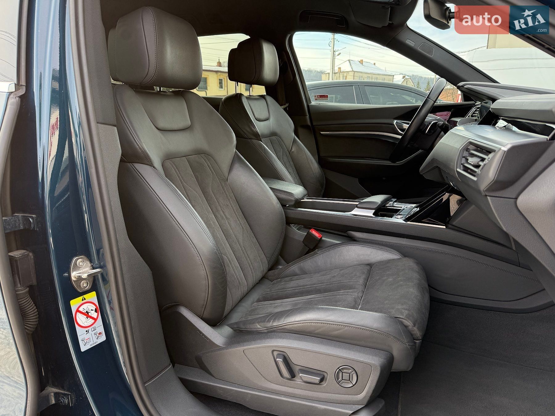 Audi e-tron 2020 VIN WAUZZZGEXMB004759 фото оголошення 115 з 154