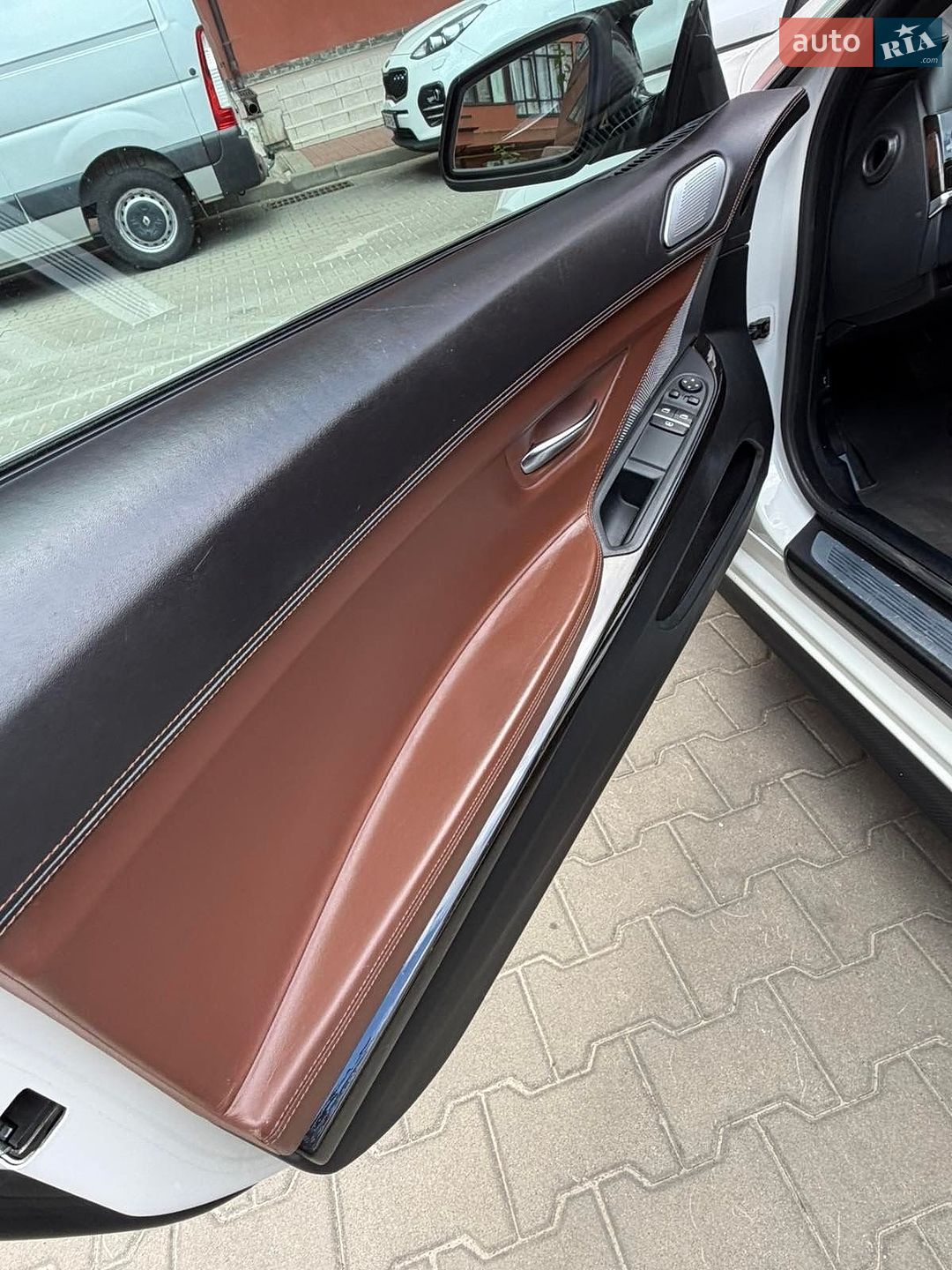 BMW 6 Series 2012 VIN WBALX3C55CDV77179 фото оголошення 13 з 26