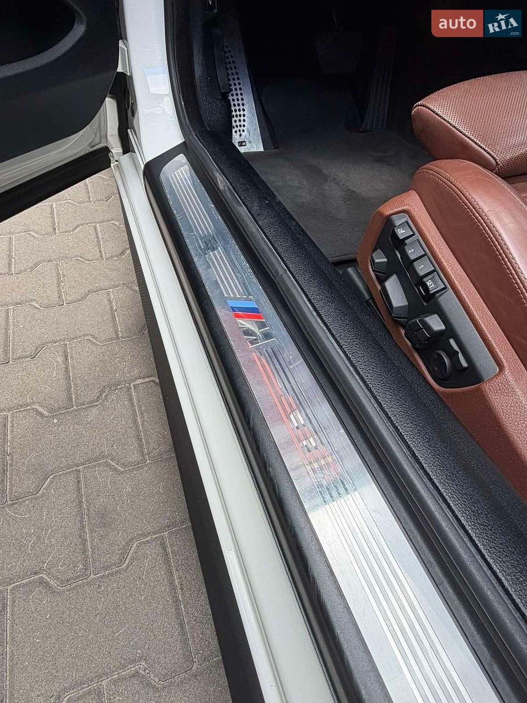 BMW 6 Series 2012 VIN WBALX3C55CDV77179 фото оголошення 18 з 26