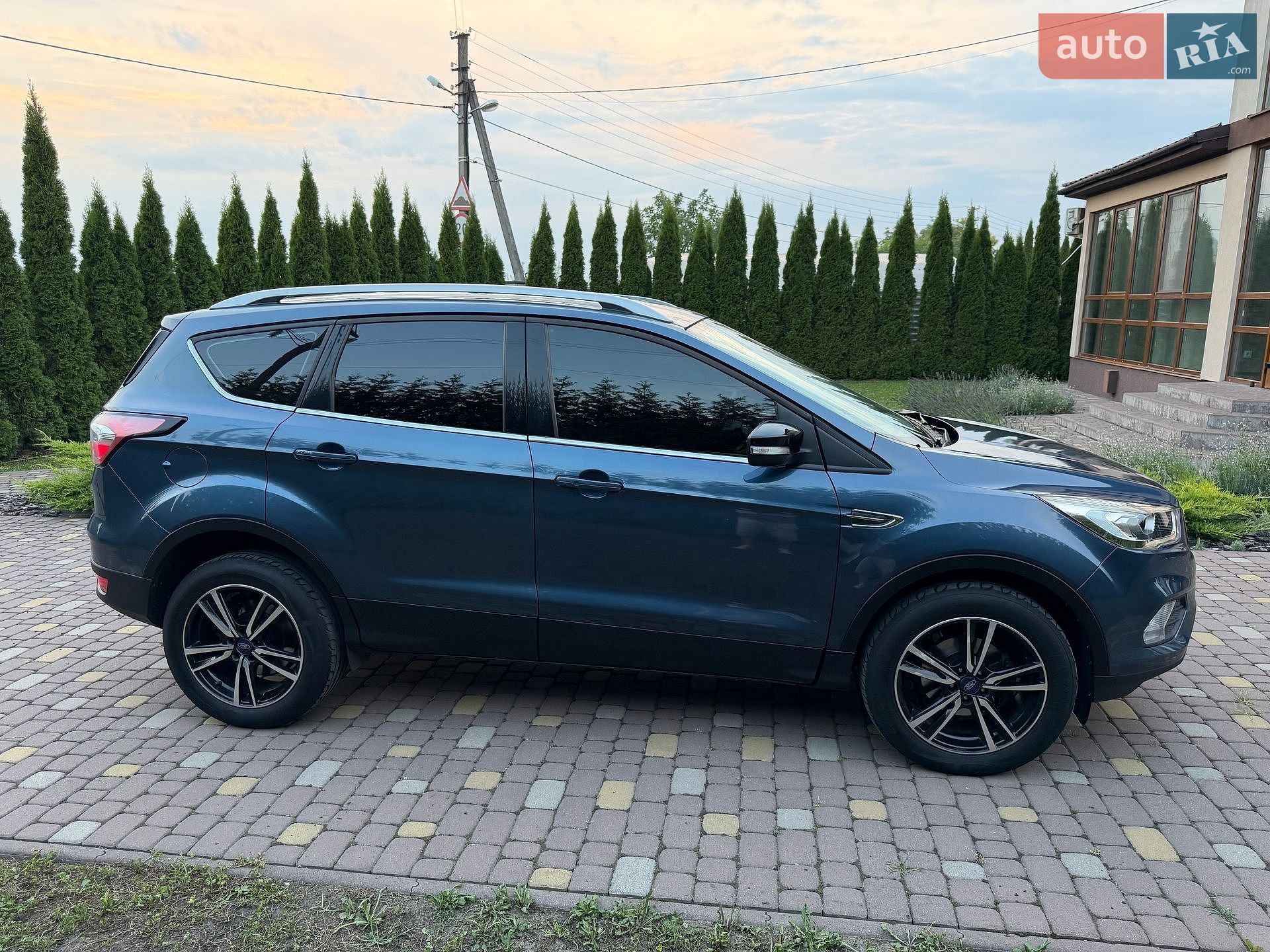 Ford Kuga 2019 VIN WF0AXXWPMAKM24625 фото оголошення 4 з 30