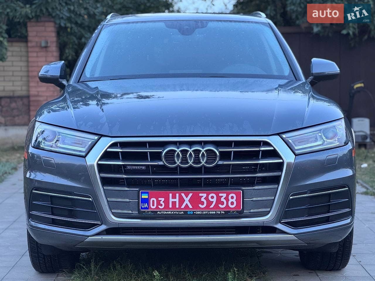 Audi Q5 2018 VIN WA1ANAFY4J2018994 фото оголошення 2 з 66