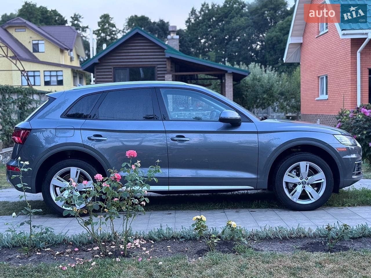 Audi Q5 2018 VIN WA1ANAFY4J2018994 фото оголошення 5 з 66