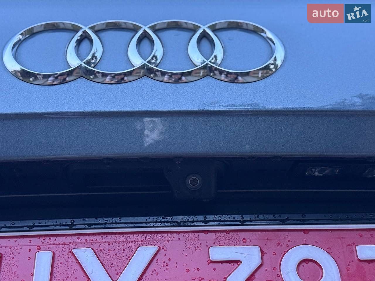 Audi Q5 2018 VIN WA1ANAFY4J2018994 фото оголошення 19 з 66