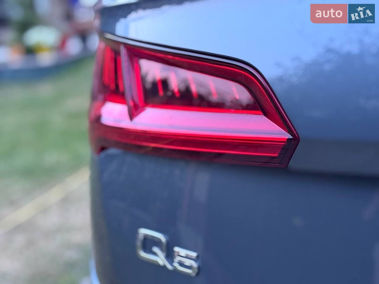 Audi Q5 2018 VIN WA1ANAFY4J2018994 фото оголошення 20 з 66