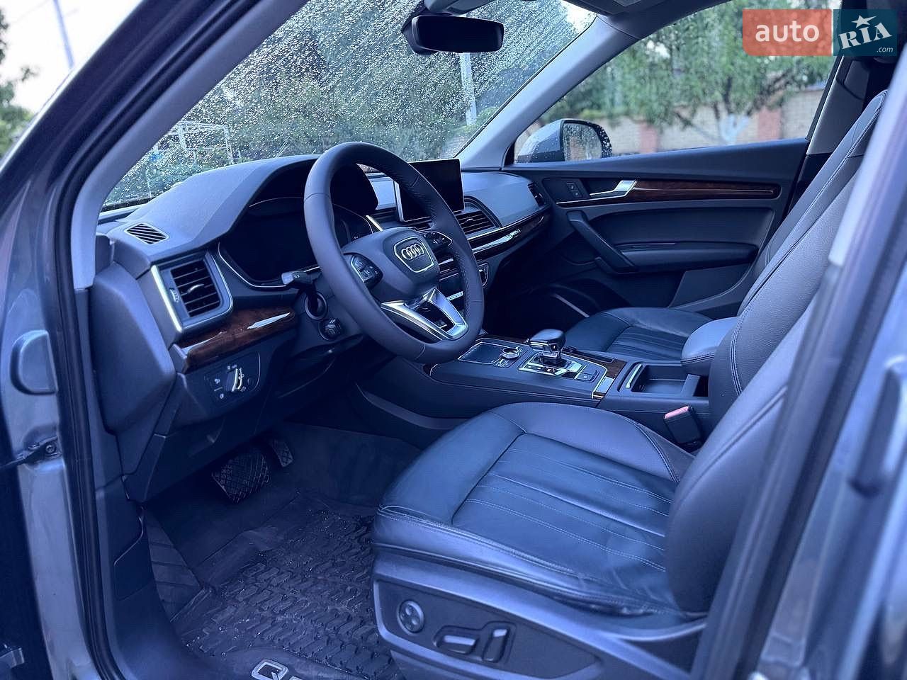 Audi Q5 2018 VIN WA1ANAFY4J2018994 фото оголошення 29 з 66