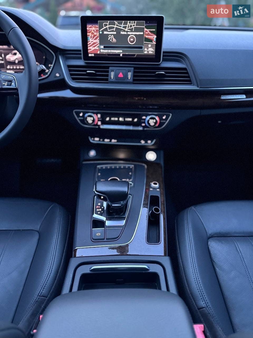 Audi Q5 2018 VIN WA1ANAFY4J2018994 фото оголошення 31 з 66