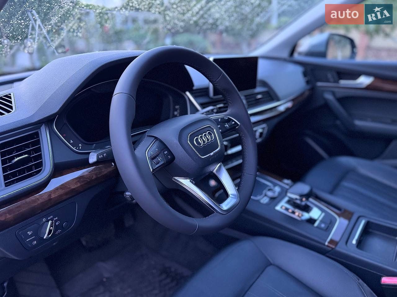 Audi Q5 2018 VIN WA1ANAFY4J2018994 фото оголошення 34 з 66