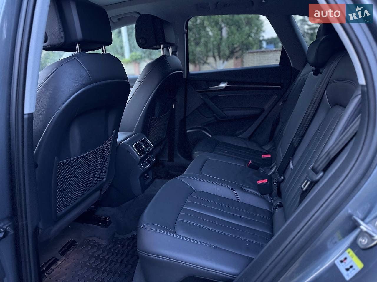 Audi Q5 2018 VIN WA1ANAFY4J2018994 фото оголошення 39 з 66