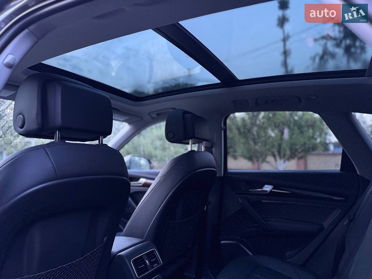 Audi Q5 2018 VIN WA1ANAFY4J2018994 фото оголошення 38 з 66