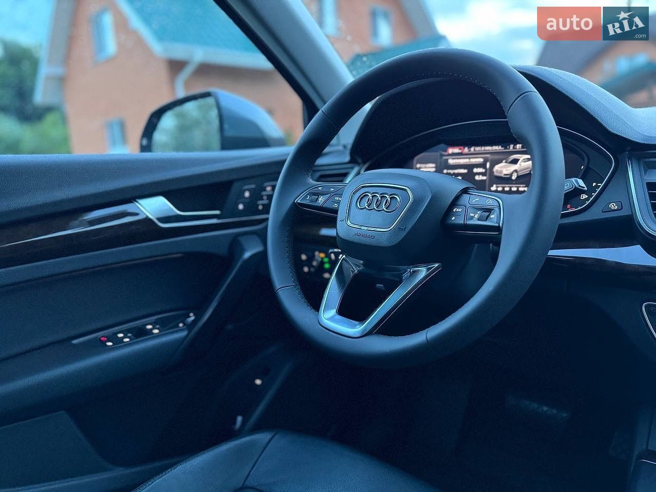 Audi Q5 2018 VIN WA1ANAFY4J2018994 фото оголошення 28 з 66