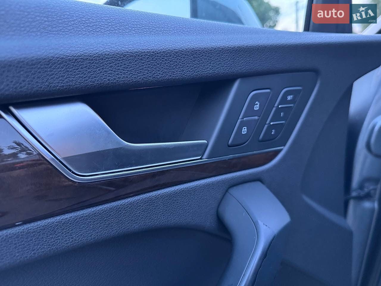 Audi Q5 2018 VIN WA1ANAFY4J2018994 фото оголошення 62 з 66