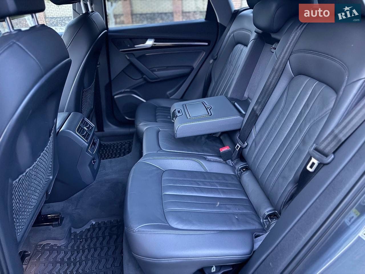 Audi Q5 2018 VIN WA1ANAFY4J2018994 фото оголошення 58 з 66