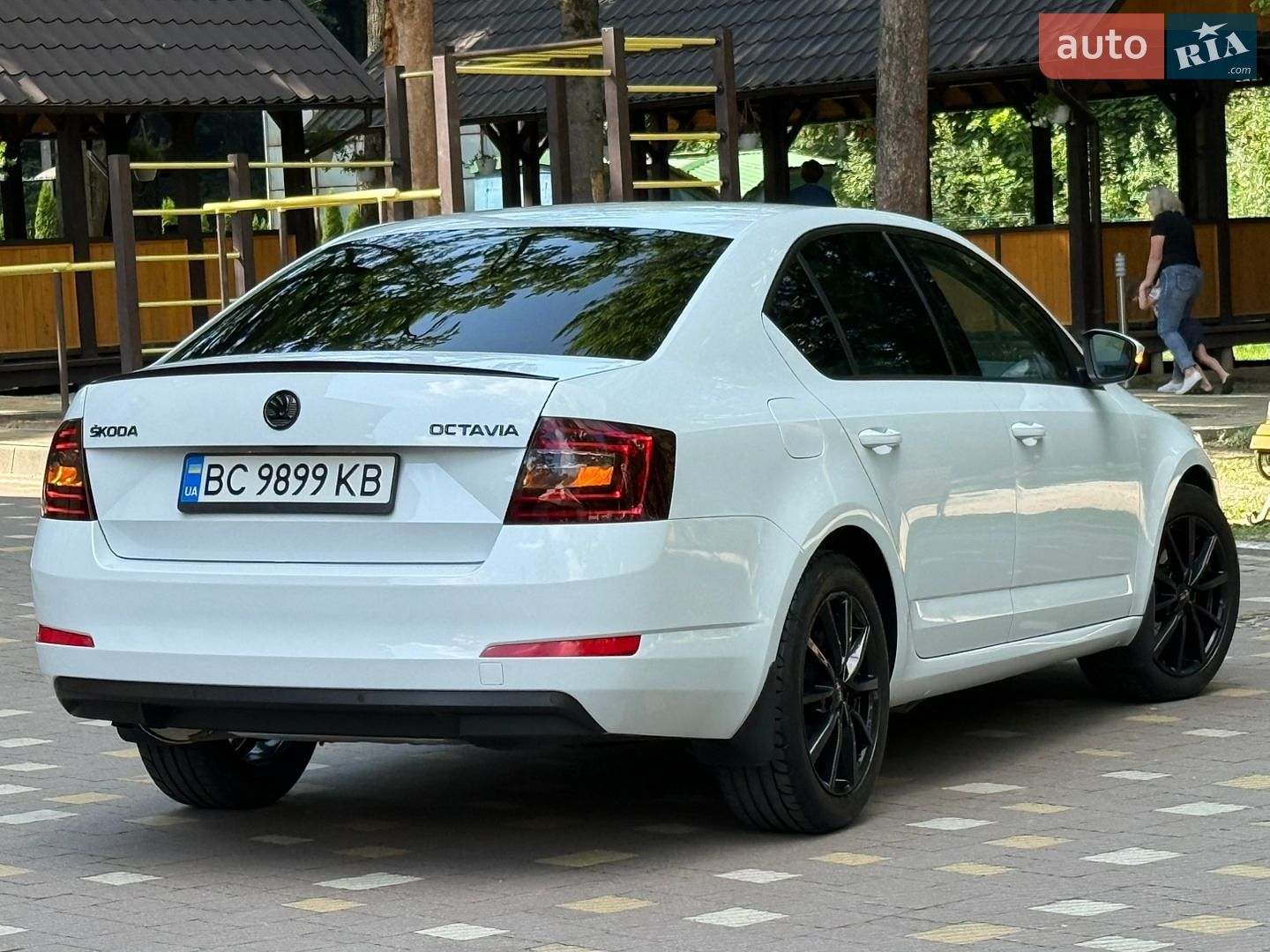 Skoda Octavia 2016 VIN TMBAJ7NE5H0093656 фото оголошення 2 з 195