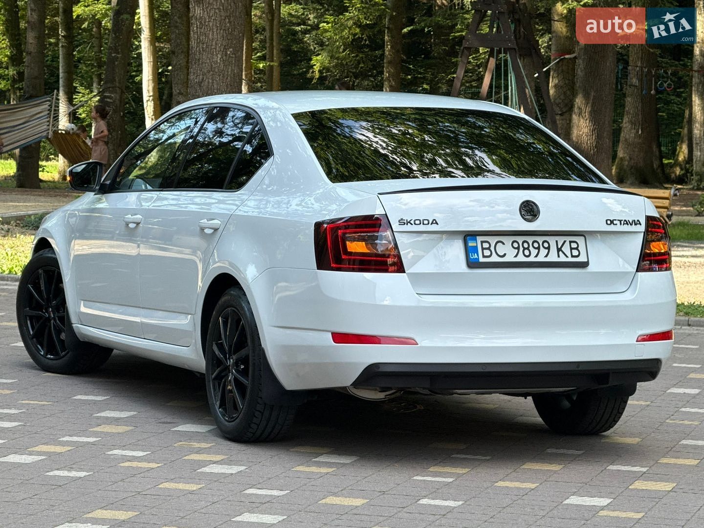Skoda Octavia 2016 VIN TMBAJ7NE5H0093656 фото оголошення 3 з 195