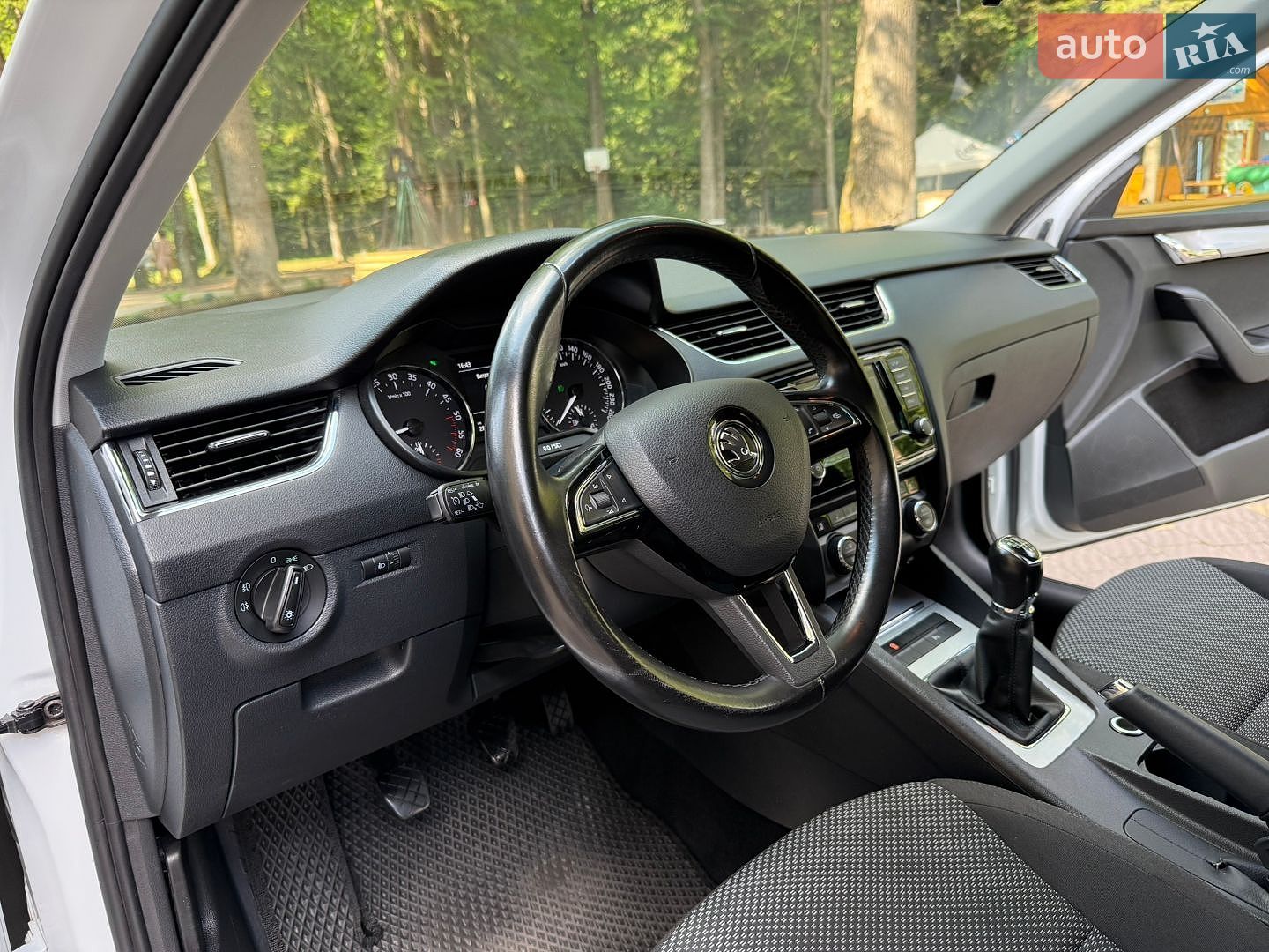 Skoda Octavia 2016 VIN TMBAJ7NE5H0093656 фото оголошення 113 з 195