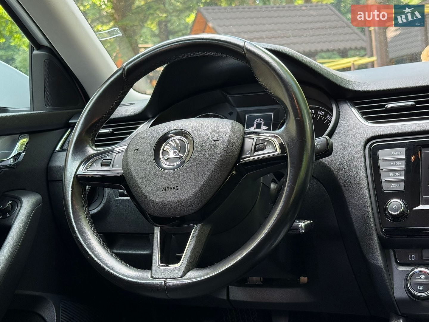 Skoda Octavia 2016 VIN TMBAJ7NE5H0093656 фото оголошення 148 з 195