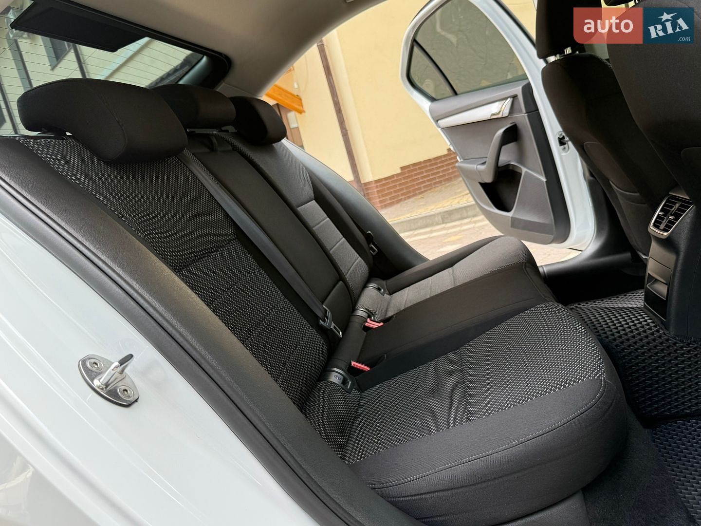 Skoda Octavia 2016 VIN TMBAJ7NE5H0093656 фото оголошення 159 з 195