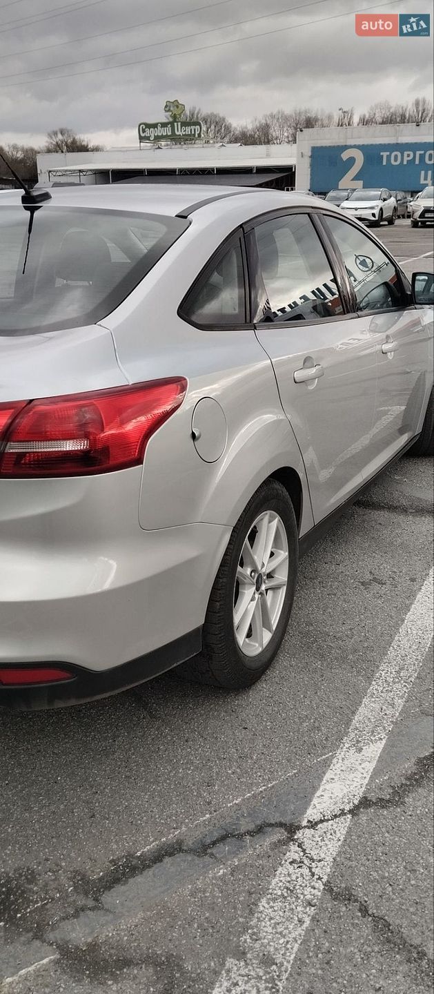 Ford Focus 2017 VIN 1FADP3F2XHL313516 фото оголошення 6 з 21