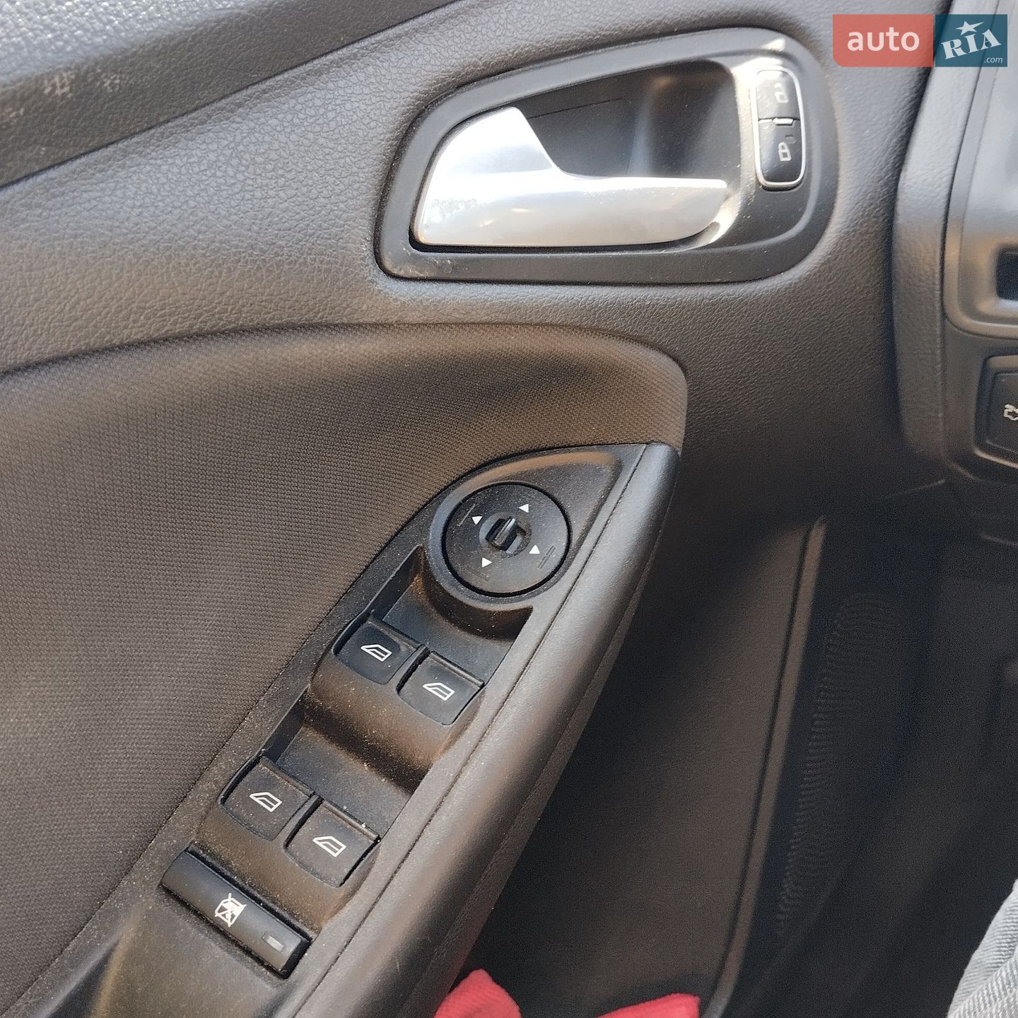 Ford Focus 2017 VIN 1FADP3F2XHL313516 фото оголошення 12 з 21
