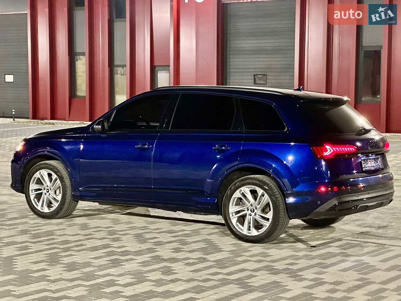 Audi Q7 2023 VIN WA1LXBF78PD015318 фото оголошення 4 з 55