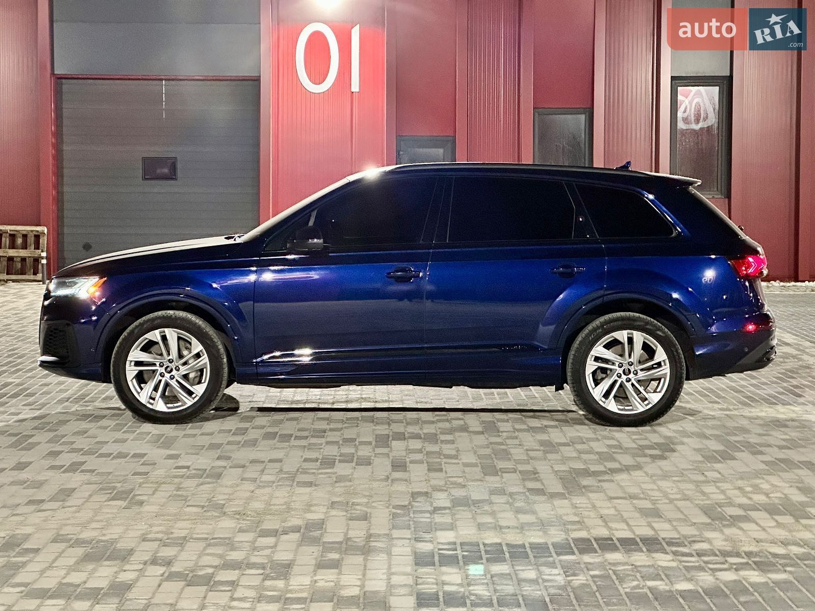 Audi Q7 2023 VIN WA1LXBF78PD015318 фото оголошення 10 з 55