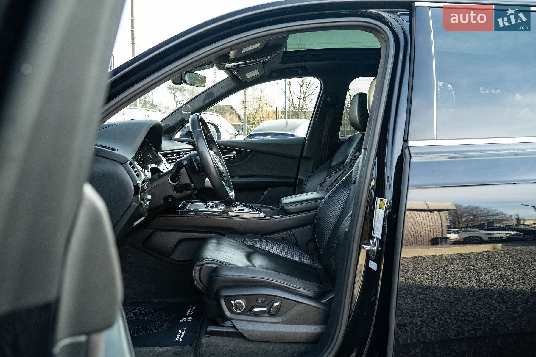 Audi Q7 2017 VIN WA1VAAF74JD009916 фото оголошення 9 з 41
