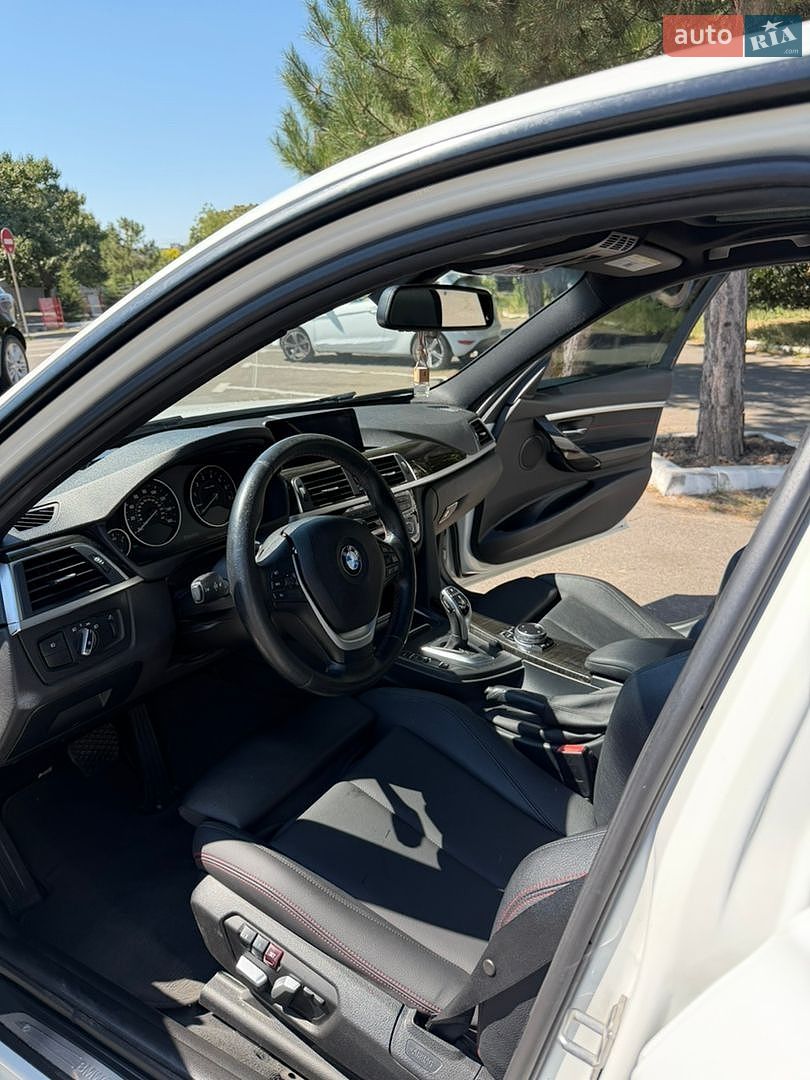 BMW 3 Series 2015 VIN WBA8E9G55GNT46677 фото оголошення 9 з 16