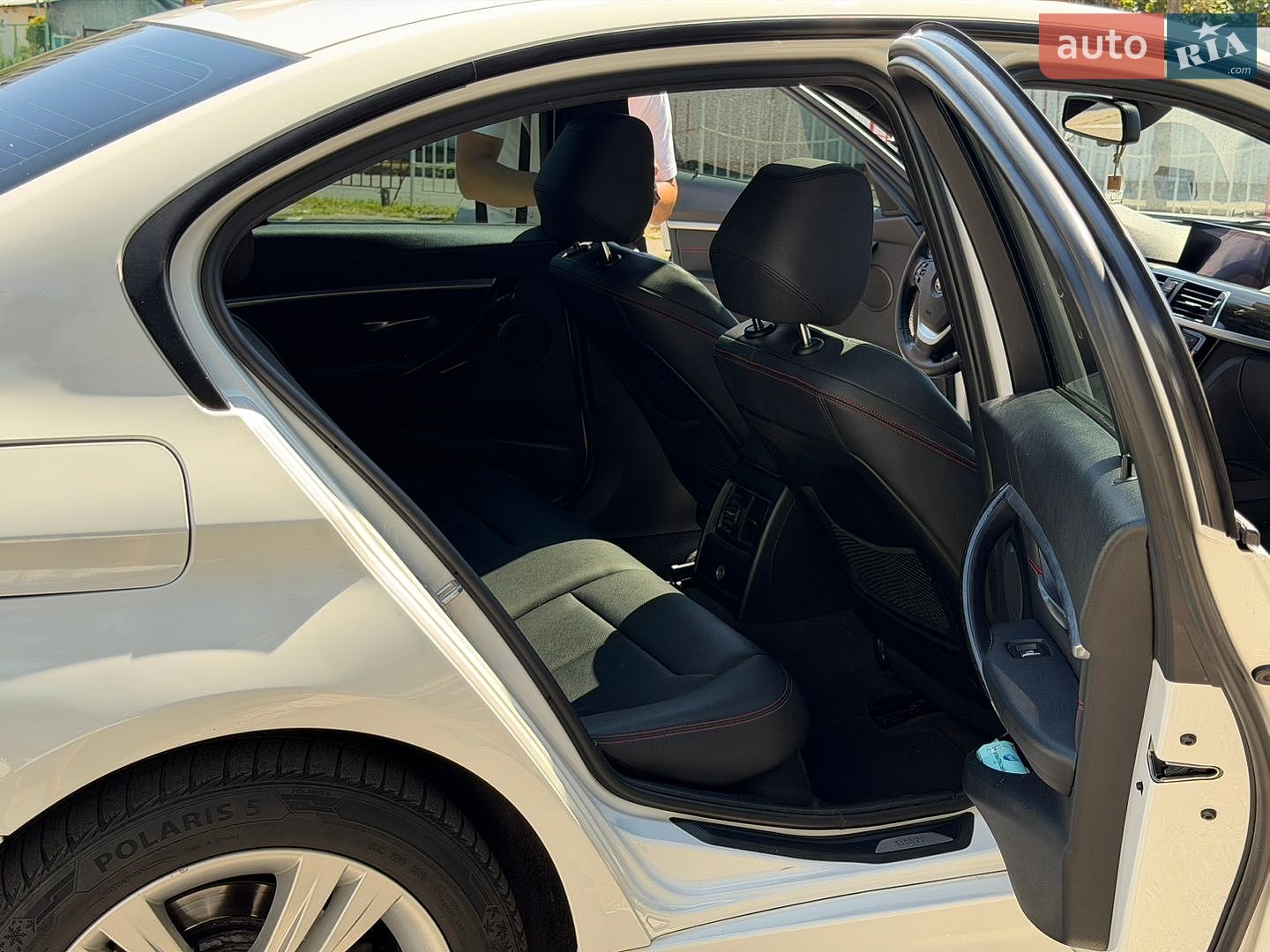 BMW 3 Series 2015 VIN WBA8E9G55GNT46677 фото оголошення 10 з 16