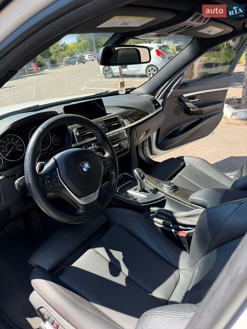 BMW 3 Series 2015 VIN WBA8E9G55GNT46677 фото оголошення 11 з 16