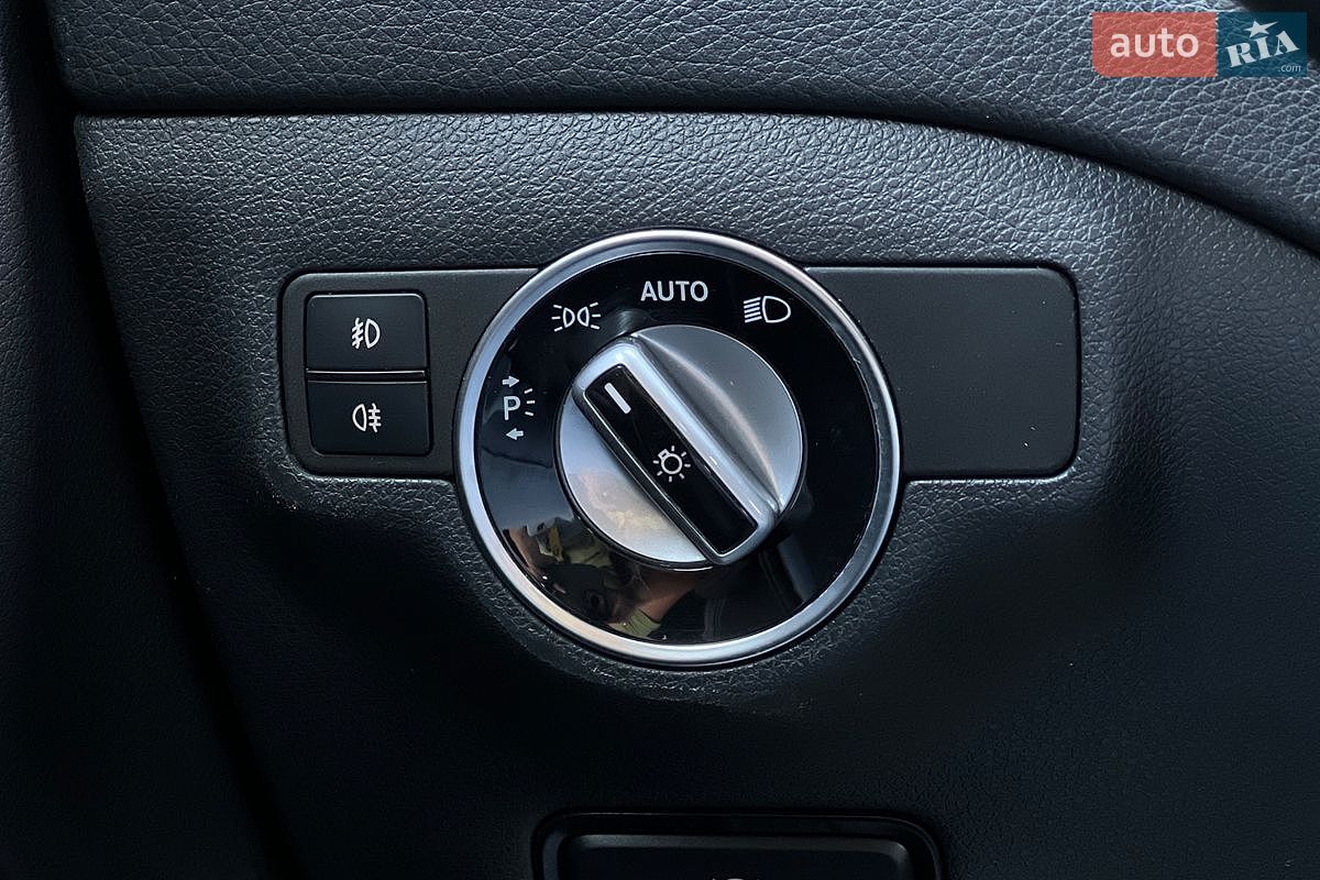 Mercedes-Benz GLA-Class 2019 VIN WDCTG4EB8LU028985 фото оголошення 12 з 25