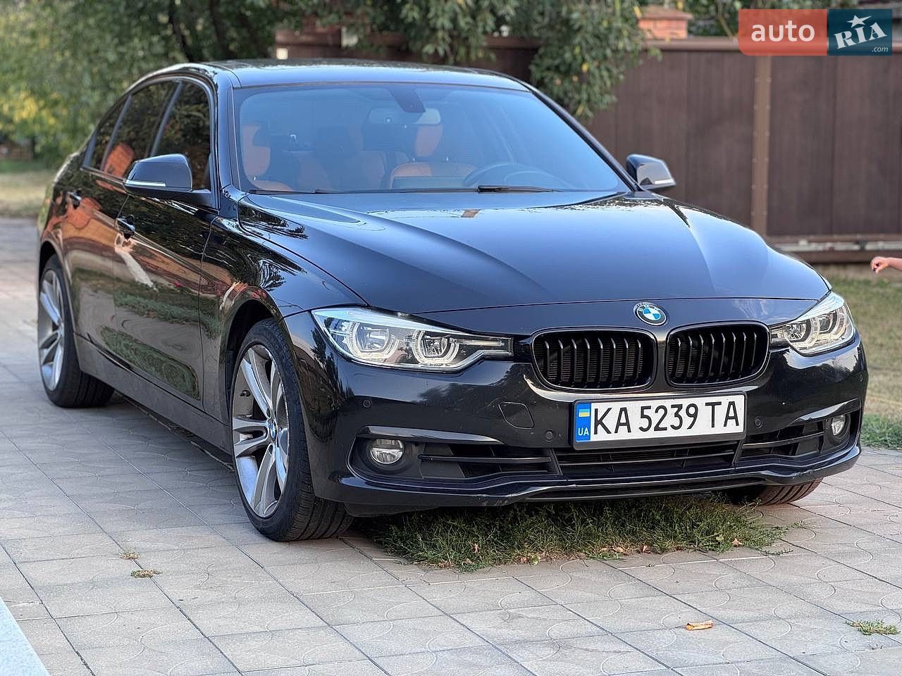 BMW 3 Series 2016 VIN WBA8B9C5XHK884843 фото оголошення 3 з 76