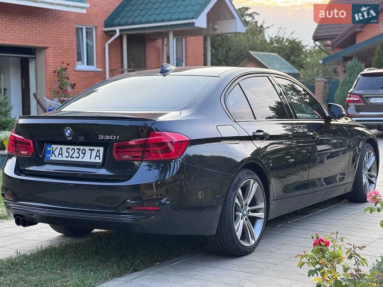 BMW 3 Series 2016 VIN WBA8B9C5XHK884843 фото оголошення 8 з 76